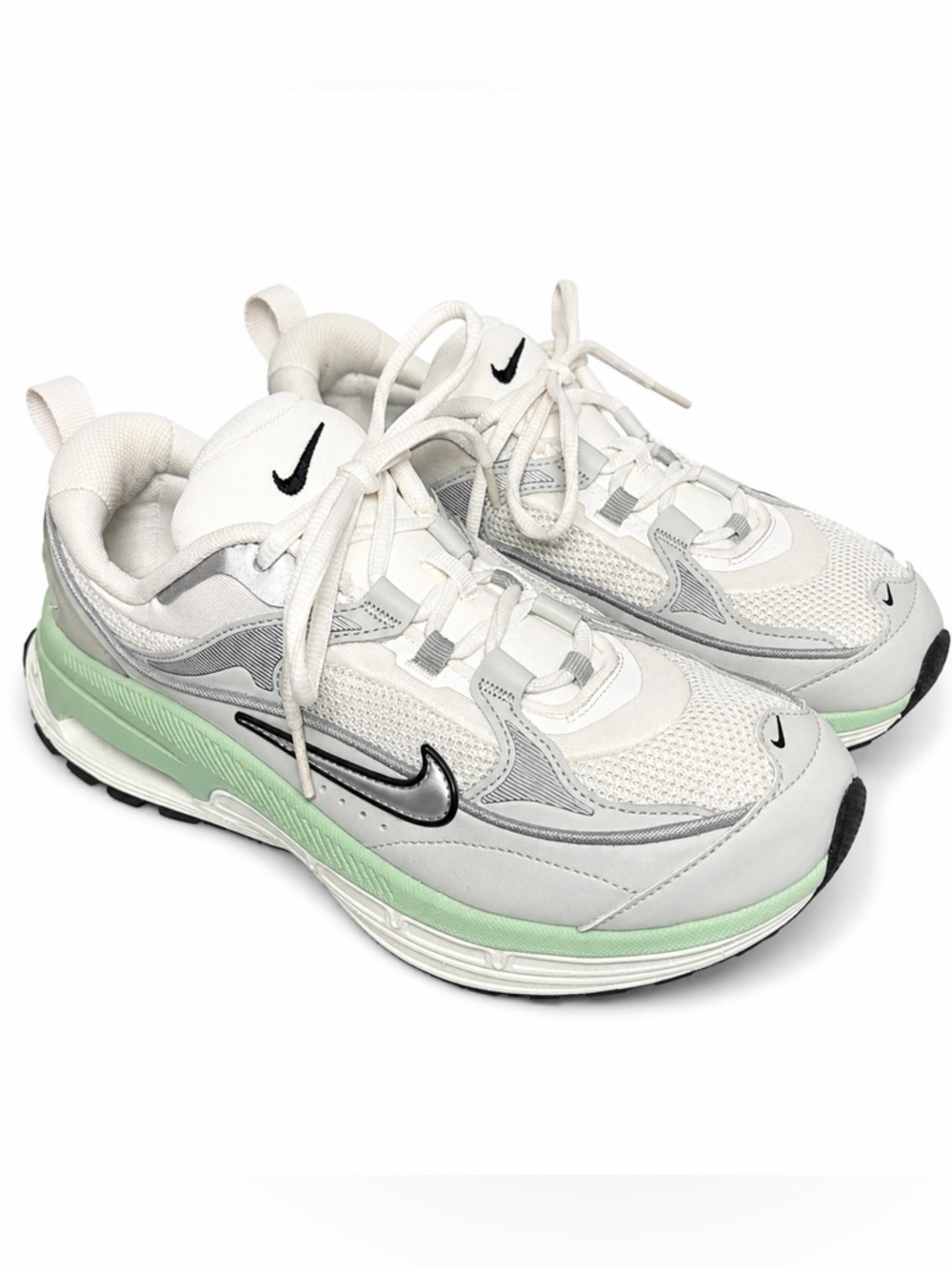 Nike Air Max Sneakers Women’s 9.5 Cream Sage Green Running Shoes